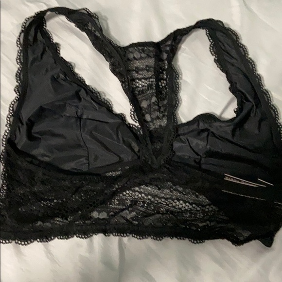 Black Lace Victoria’s Secret Razorback Bralette 🖤 - Picture 5 of 5